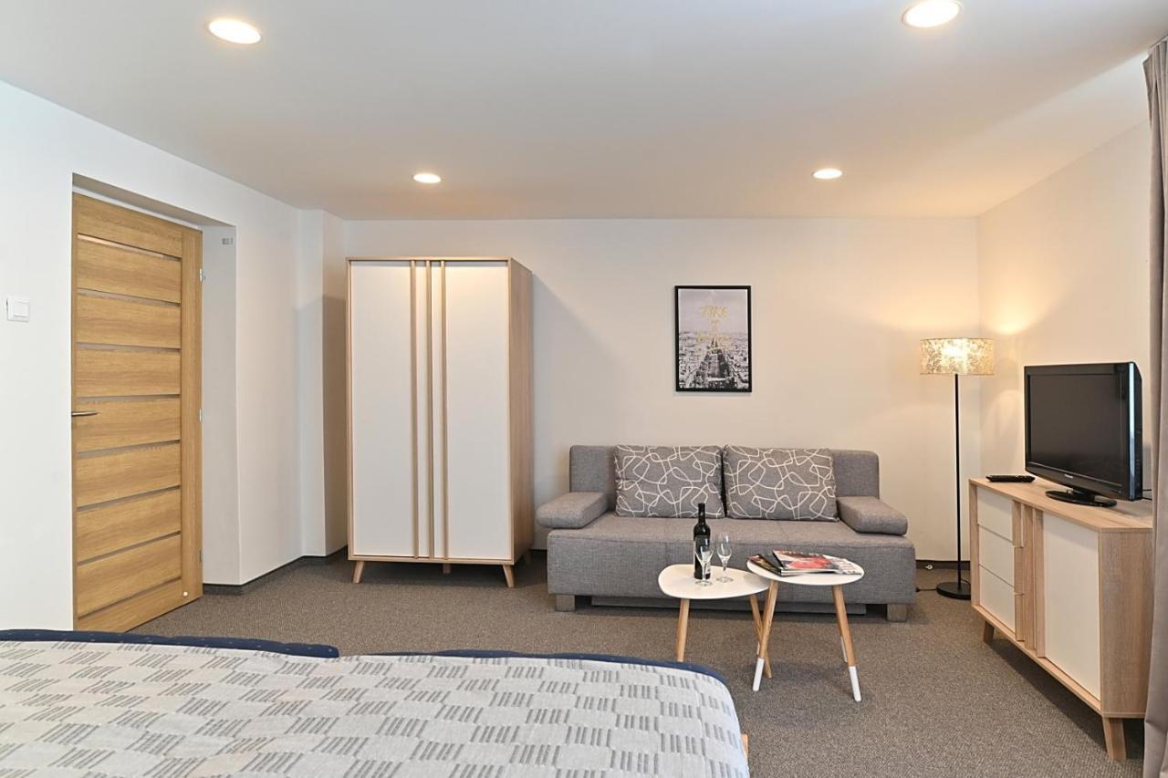 Apartman 5Five Prešov Exteriör bild